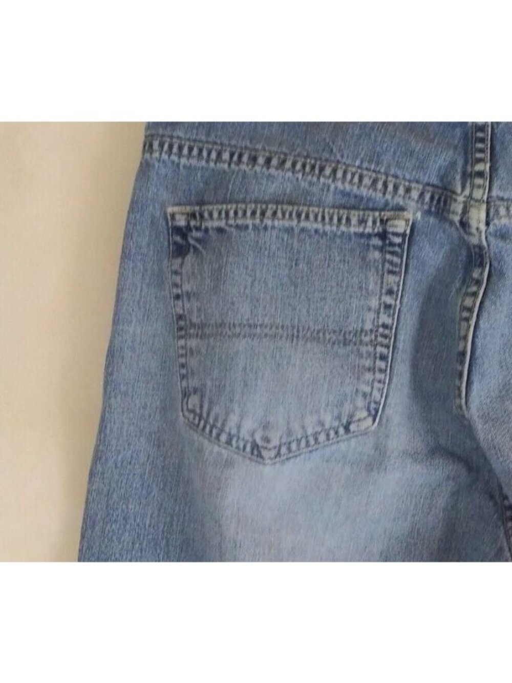 Tommy Hilfiger Classic Cut Men's Distressed Bootcut Jeans Size 32x31 - Picture 3 of 8